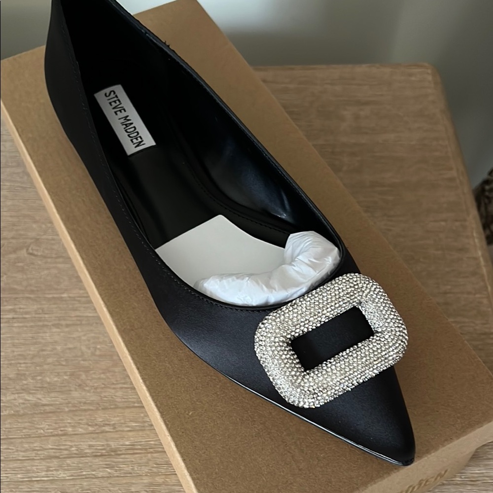 Steve Madden Black Satin Tink buckled Flats size 9